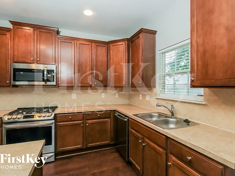 4204 High Shoals Dr — Photo 5
