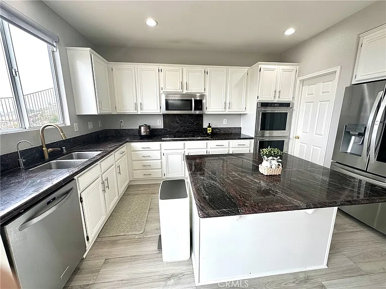 33878 Channel St — Photo 3