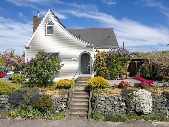 923 N Junett Street, Tacoma, WA 98406