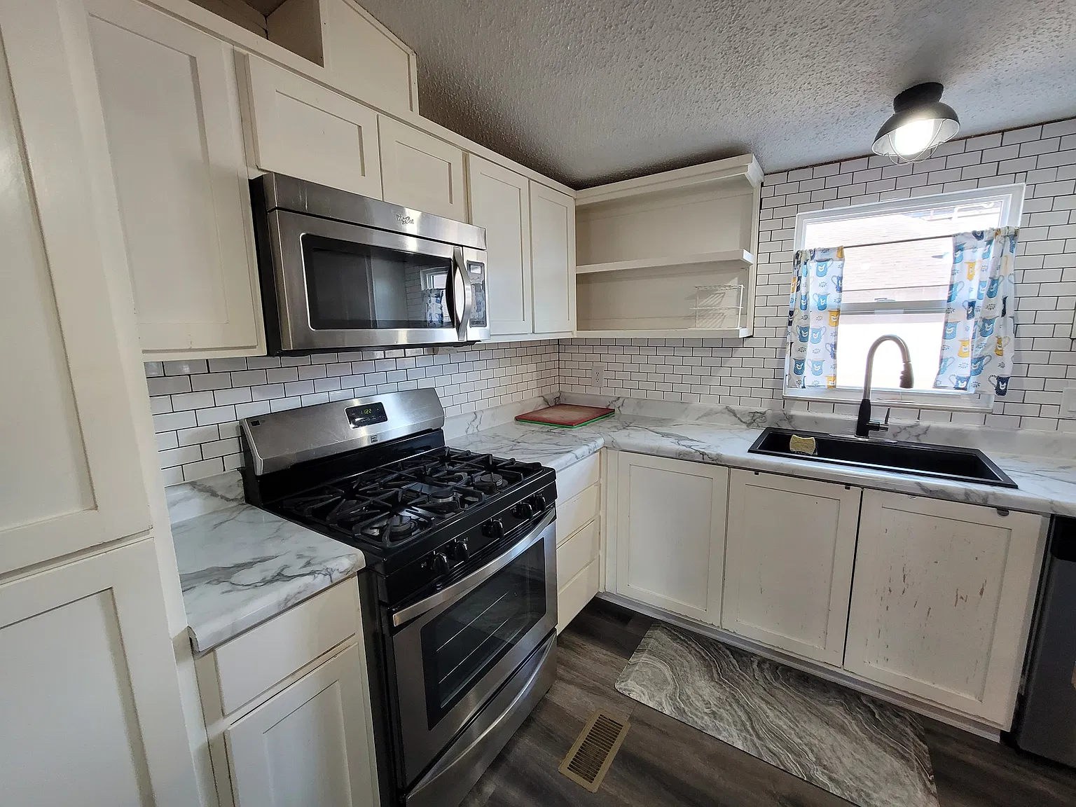 4 bed, 2128 sqft, $1,700 — Photo 4