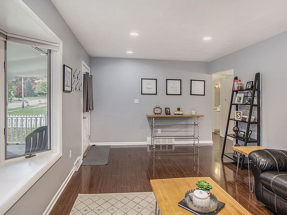 4th image of 1635 Hanchett Ave NW