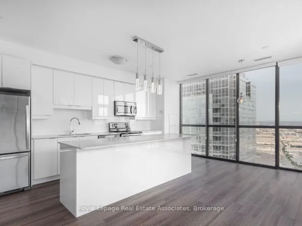 2910 Highway 7, Vaughan, ON