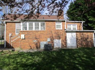 4236 Robertson Dr, Winston Salem, NC 27101