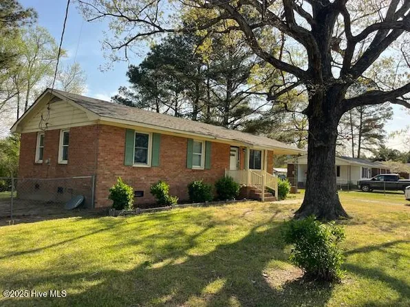 1450 Warrentown Road, Snow Hill, NC 28580