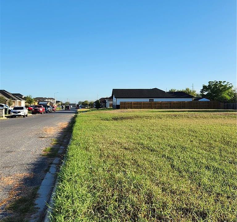 2nd image of 5000 Sebastian Dr