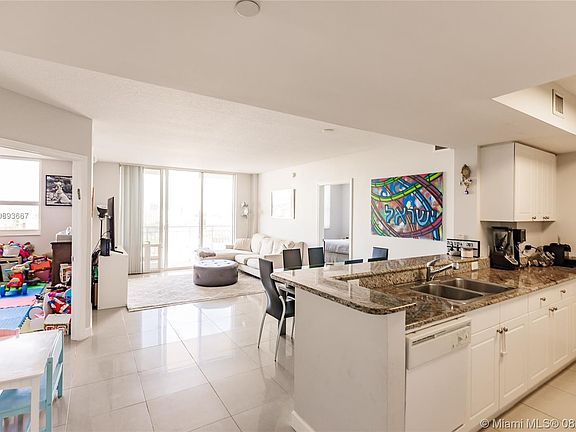 3rd image of 19501 W Country Club Dr APT 910
