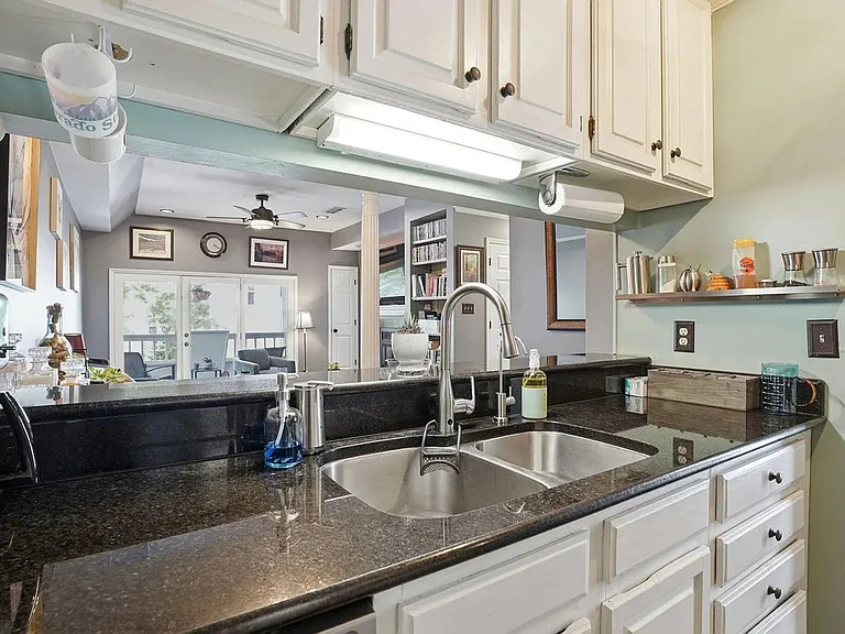 700 Bishops Park Dr #306 — Photo 9