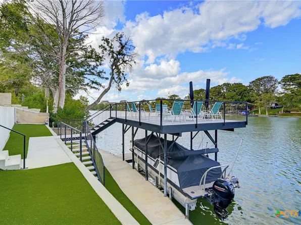 951 Reiley Rd, Seguin, TX 78155
