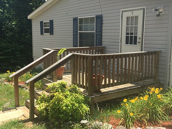 2nd image of 9 Pooh Bear Ln