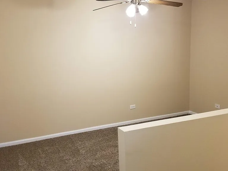 1126 Clover Dr — Photo 10