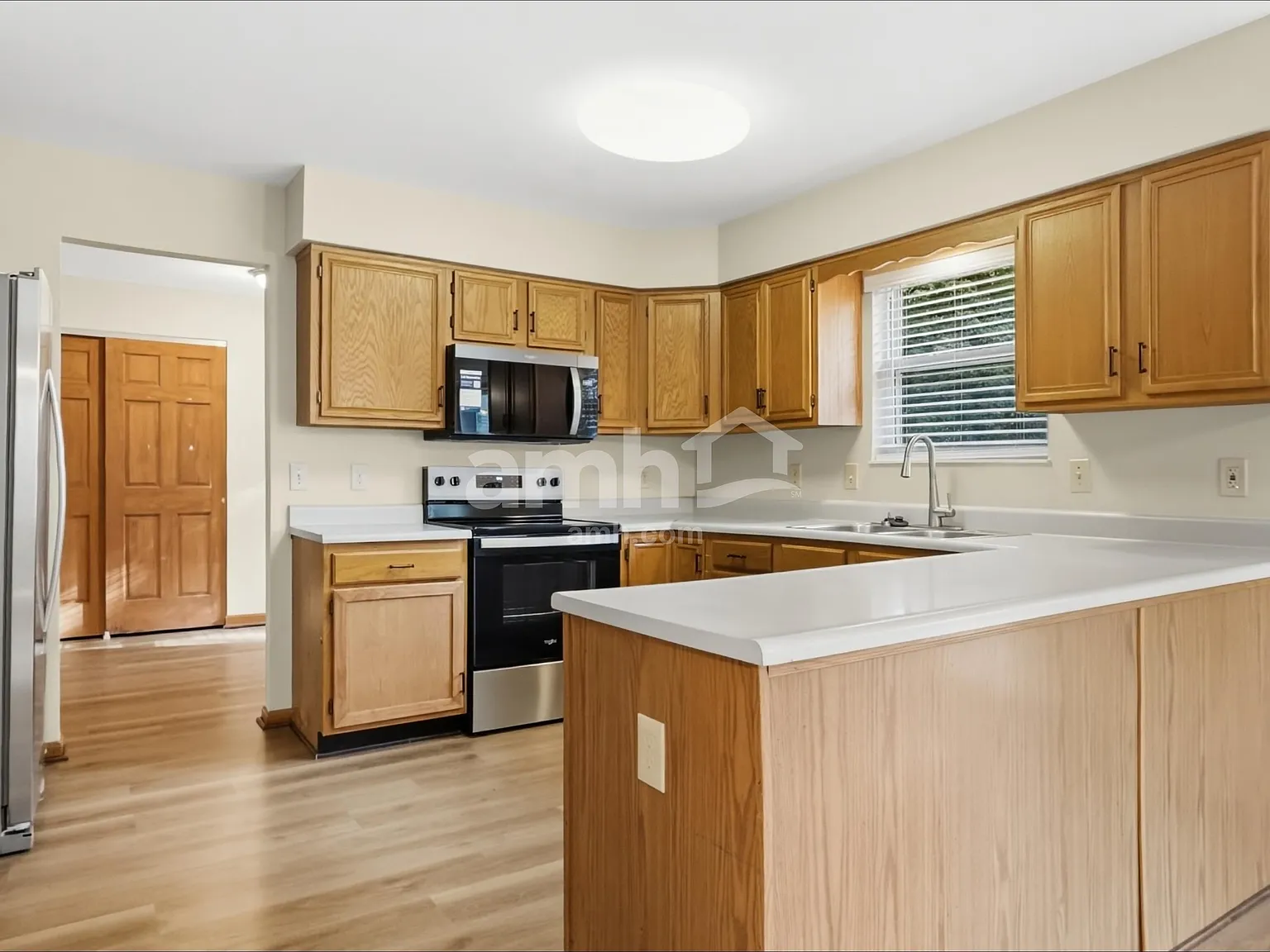 4 bed, 3.5 bath, 2270 sqft, $2,765 — Photo 4