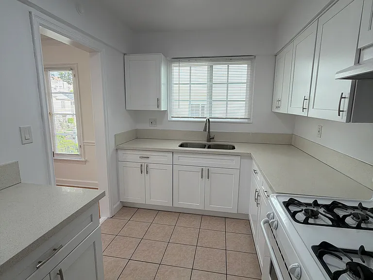 630 S Detroit St #1/2 — Photo 6