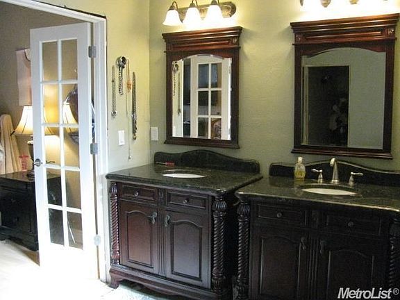 3rd image of 5975 Kingwood Cir