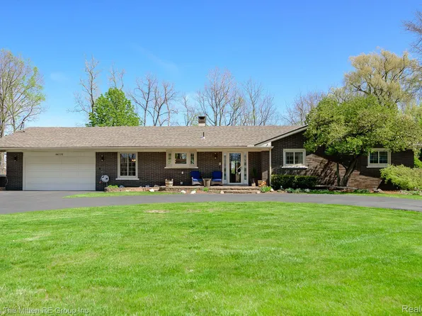 44119 Harmony Ln, Van Buren Township, MI 48111