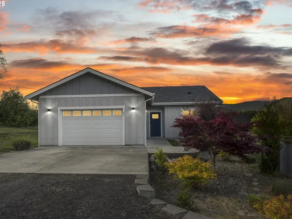 31 Kay Rd, Carson, WA 98610