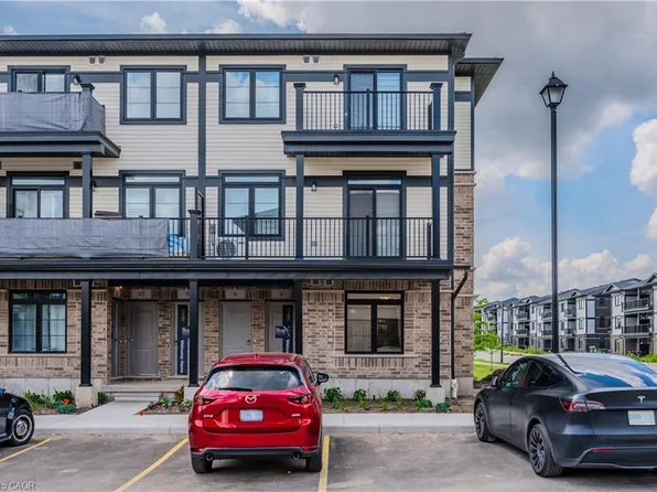 39 Lomond Ln, Kitchener, ON N2R 0R4