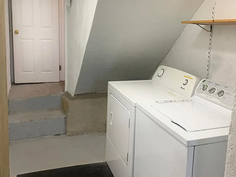 Private Laundry room