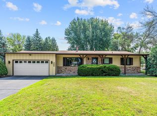 266 Cardinal Ct, Chaska, MN 55318