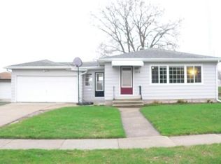 1015 Lawndale Dr, Beaver Dam, WI 53916