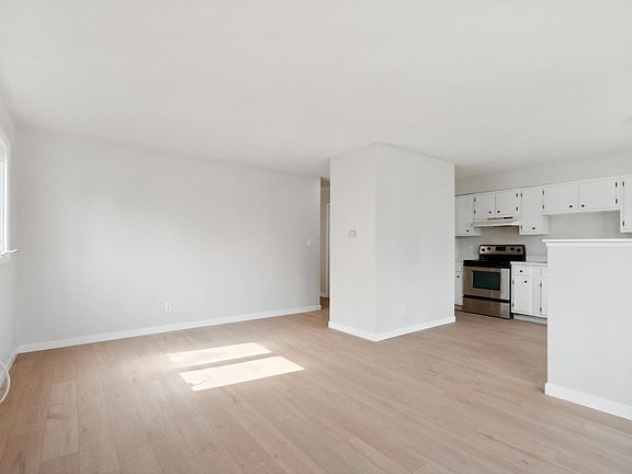 4th image of 3207 Johnson Ave NW #2