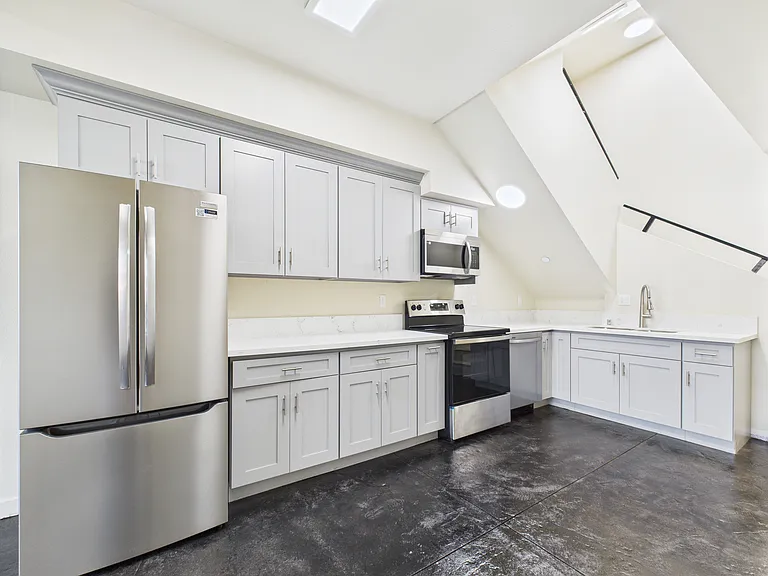 8457 N Langdon Ave — Photo 16