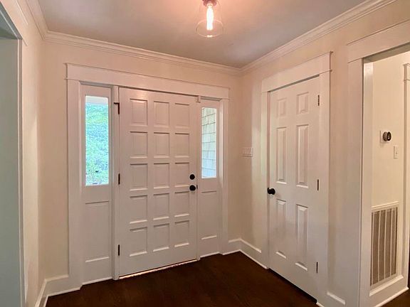 3rd image of 3856 Somerset Dr