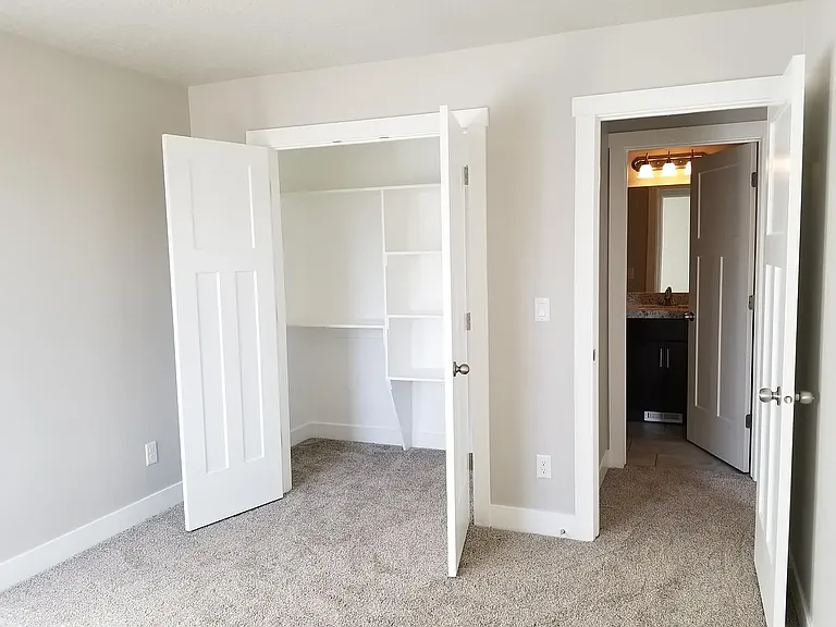 upstairs bedroom 2