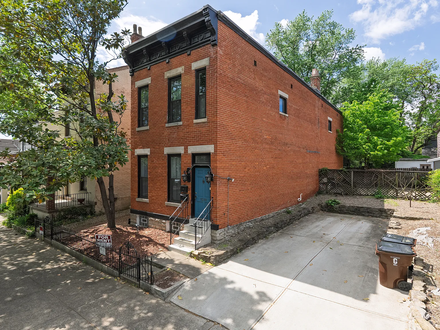 1311 Greenup St — Photo 4