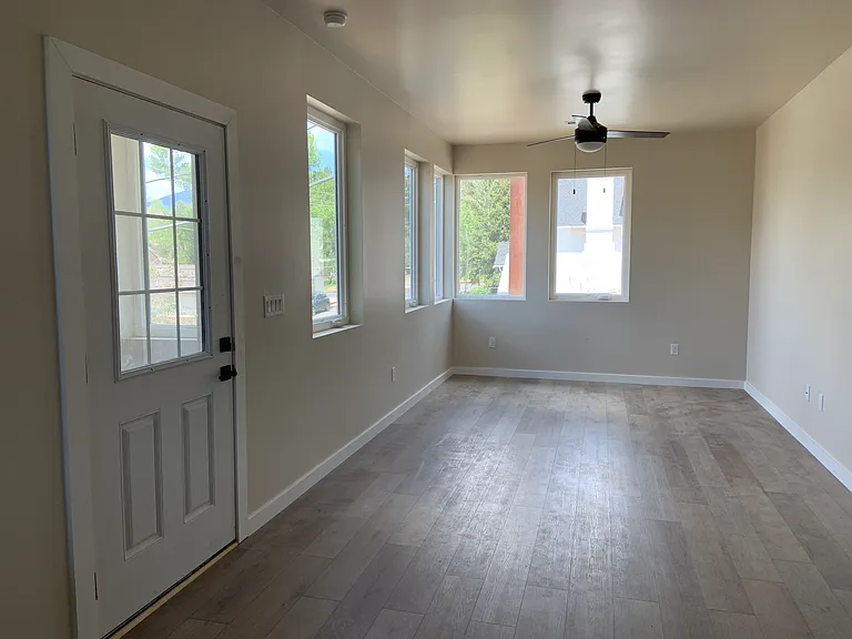 402 E Birch Ave #1 — Photo 6