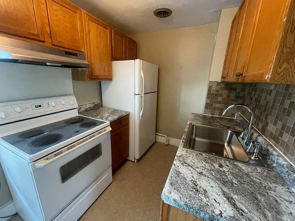 1st image of 645-651 N Mackubin St #3