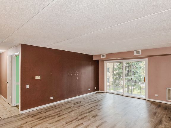 4th image of 6455 W Belle Plaine Ave APT 201
