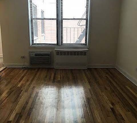 3rd image of 3135 Crescent St APT 6A