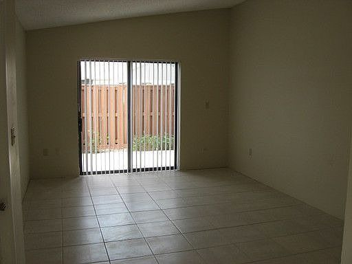 5th image of 5270 Cedarbend Dr APT 2