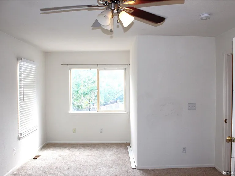 4915 Waldenwood Dr — Photo 25
