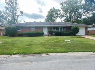 36 Dale Allen Dr, Belleville, IL 62226