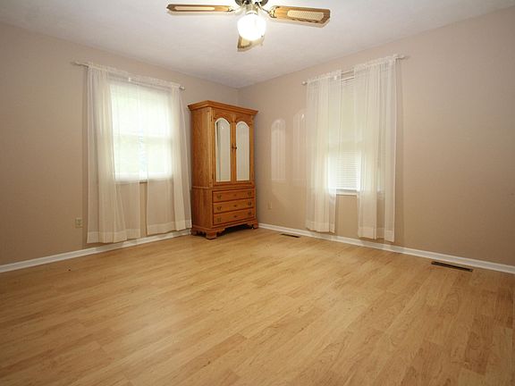 5th image of 10825 S 34th St
