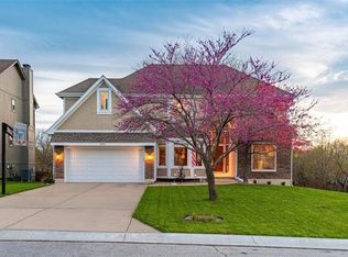 1016 SW Crossing Dr, Lees Summit, MO 64081