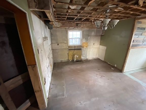 5th image of 836 Duss Ave