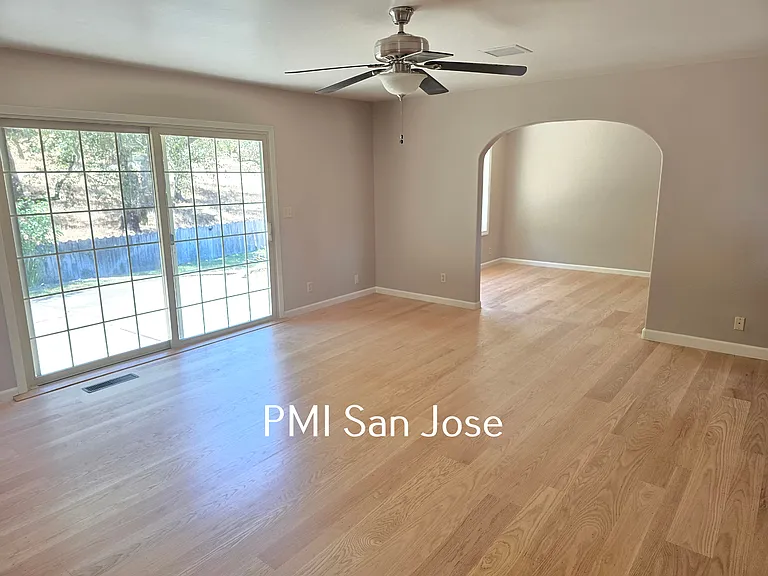 900 Susan Ct — Photo 5