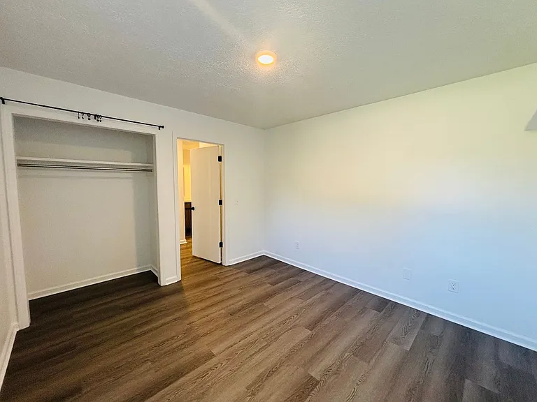 1443 Sandy Cir — Photo 6