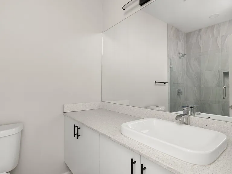 3300 Frio Ave — Photo 4