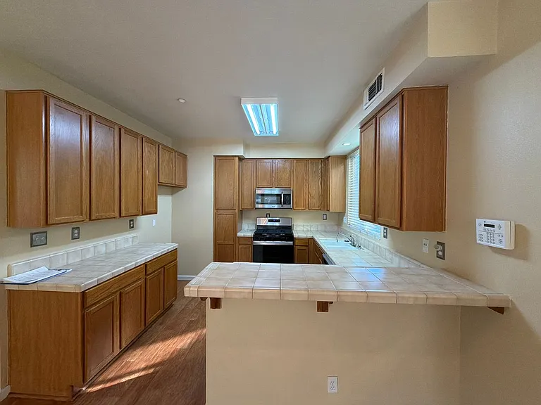 268 Woodfield Ln — Photo 4