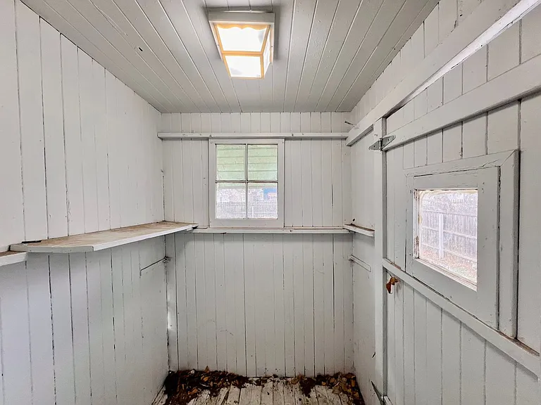 3817 Burton Ave — Photo 14