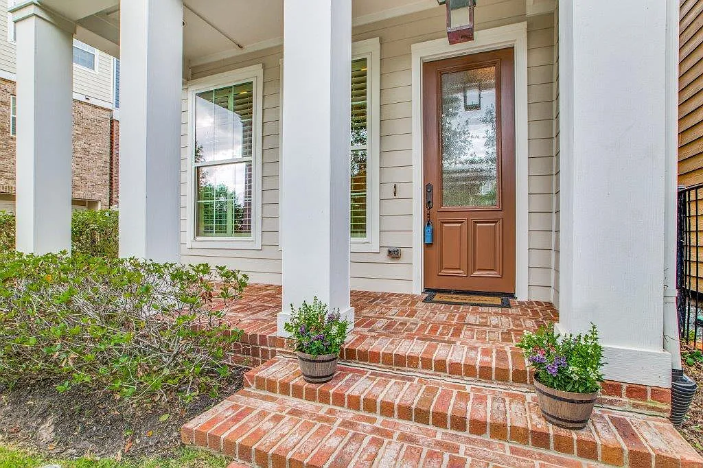 4 bed, 3.5 bath, 2503 sqft, $5,300 — Photo 2