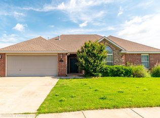 4024 W Song Bird Pl, Fayetteville, AR 72704
