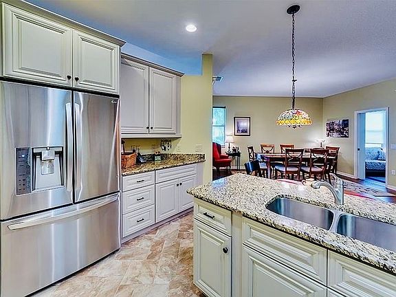 3rd image of 1327 Millbrook Cir