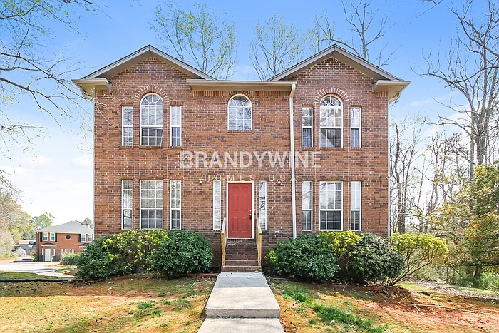 3 bed, 2.5 bath, 2240 sqft, $2,235 — Photo 2
