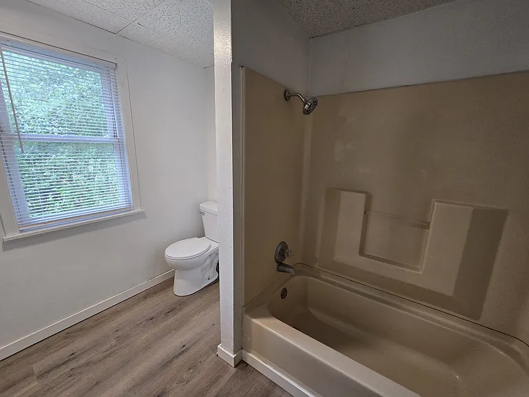 419 Bratnober St — Photo 22
