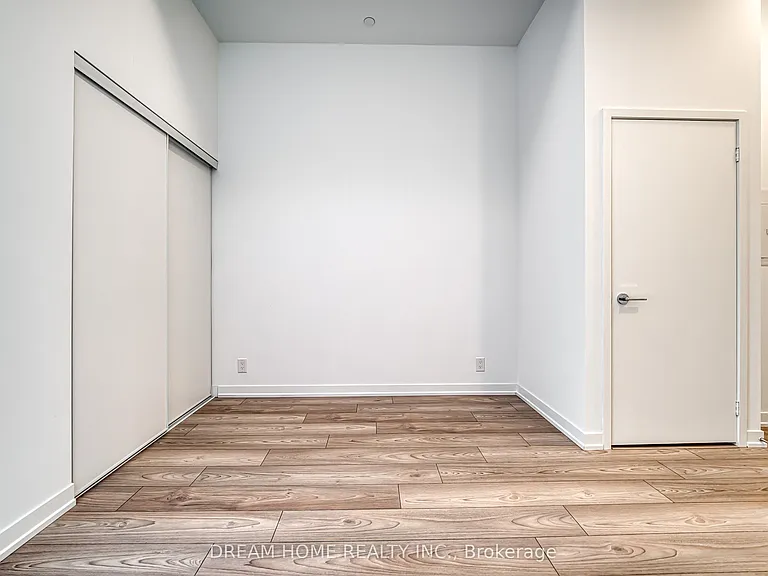 285 Dufferin St #705 — Photo 10