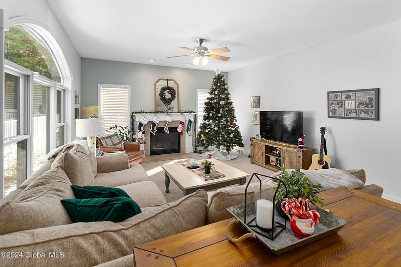 4th image of 1 Sorrel Court